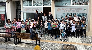 Simav Diyanet Genç Ofisi'nden öğrencilere hediye sürprizi