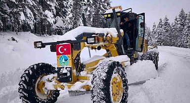 Sinop'ta karla mücadele: 4 bin km yol açıldı