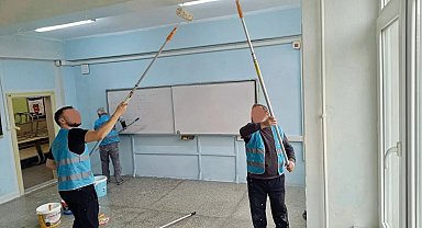 Sinop'ta yükümlülerden okullara bakım ve onarım desteği