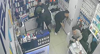 Sirkeci'de işten çıkarılan şahıs iş yerine silahla ateş açtı