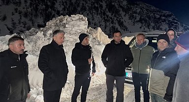 Şırnak'ta karla mücadele gece boyu sürdü