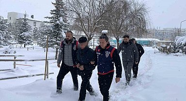 Sivas'ta adliyeye sevk edilen cinayet şüphelisi tutuklandı