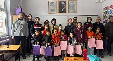 Sivas'ta jandarmadan öğrencilere karne sürprizi