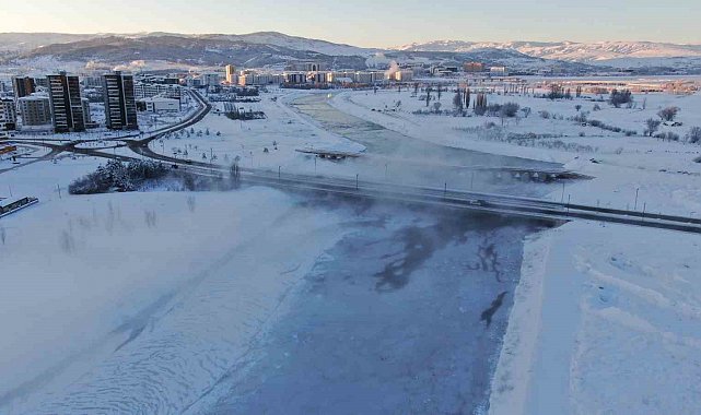 Sivas'ta termometreler eksi 19 dereceyi gösterdi