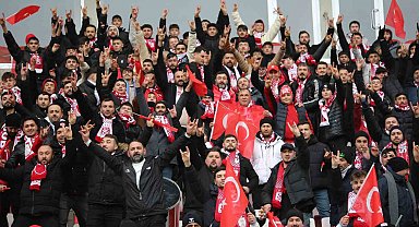Sivassporlu taraftarlar, Amed Sportif Faaliyetler maçına ilgi gösterdi