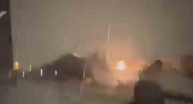 Siverek'te karın ağırlığına dayanamayan sundurmalar çöktü: O anlar kamerada