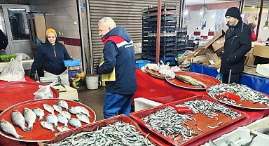 Su ürünleri denetlendi, balık boyları tek tek ölçüldü