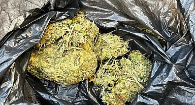 Şüpheli araçtan 50 gram esrar çıktı