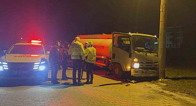 Sürüyü ezmemek için manevra yapınca beton direğe çarptı