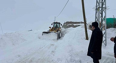 Susuz Kaymakamı Tutal, köylerde vatandaşlarla buluştu