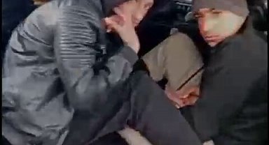 SUV tarzı aracın her köşesinden düzensiz göçmen çıktı