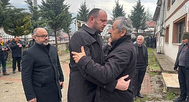 Tarihi ilçenin 100 yıllık çınarı hayatını kaybetti: İHA muhabirinin baba acısı