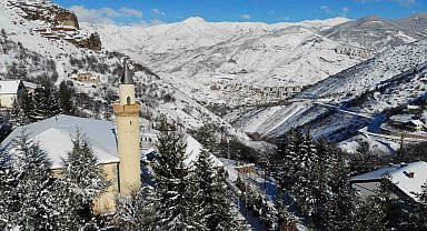 Tarihi Süleymaniye Mahallesinden kar manzaraları