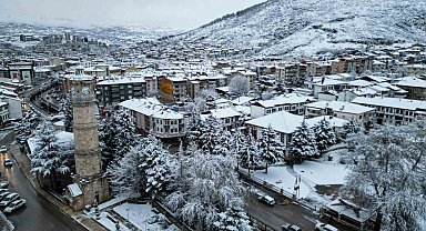 Tarihi Sulusokak beyaz örtüyle görsel şölen sundu