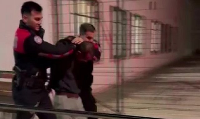 Tartıştığı arkadaşını tabancayla vurdu