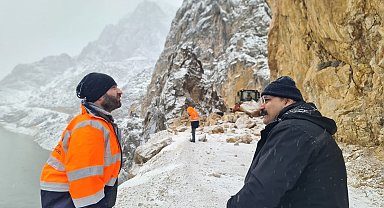 Taş Yolu'nda tehlike oluşturan kaya ve taşlar temizlendi