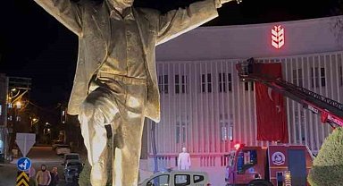 Tavas'ın her noktası bayraklarla donatıldı