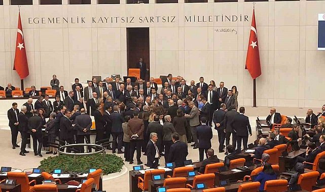 TBMM Genel Kurulu'nda "oy pusulası" gerginliği