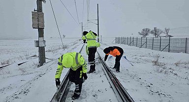 TCDD'den demiryollarında kar mesaisi