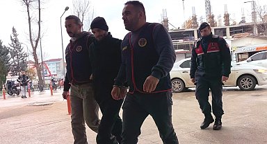 Tekel bayiye tüfekle ateş açıp 2 kişiyi yaralayan cezaevi firarisi yakalandı