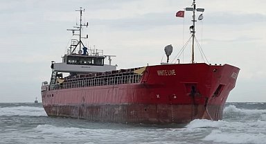 Tekirdağ'da yük gemisi karaya oturdu