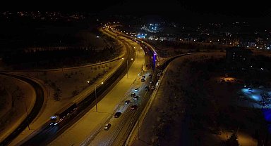 TEM Otoyolu'nun Bolu geçişi 7 saat sonra ulaşıma açıldı