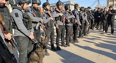 Terörden temizlenen Rakka'da özel eğitimli köpeklerle bomba arama çalışmaları