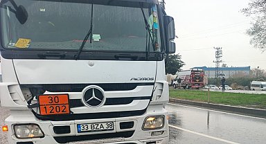 Tırın çarptığı yaya hayatını kaybetti