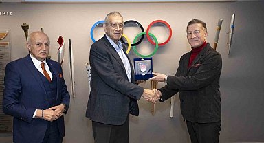 TMOK Anma ve Onurlandırma Komisyonu'ndan, Jülide Sonat'a ödül