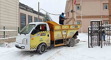 Tokat Belediyesi yoğun kar yağışına karşı tam kadro 724 sahada