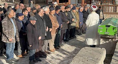 Tokat'ta kan donduran baba cinayetinde cenaze toprağa verildi