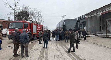 Tokat'ta park halindeki otobüs alev aldı
