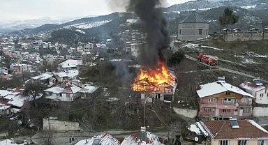 Tokat'ta sobadan çıkan kıvılcım evi kül etti