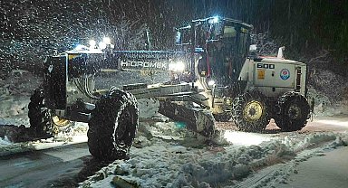 Trabzon'da karla mücadele ekipleri iş başında