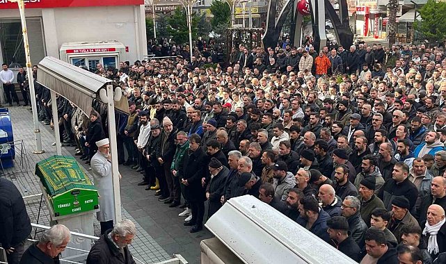 Trafik kazasında ölen muhtar, son yolculuğuna uğurlandı