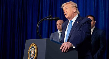 Trump: "Venezuela yönetiminde uygun bir geçiş sağlanana kadar orada kalacağız"