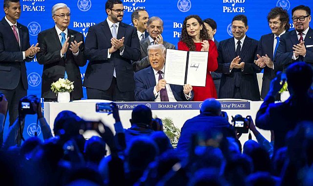 Trump'ın kurduğu Barış Kurulu'nun kuruluş sözleşmesi Davos'ta imzalandı
