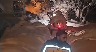 Tunceli'de kapalı yollar aşıldı, ayağı kırılan yaşlı kadın hastaneye ulaştırıldı