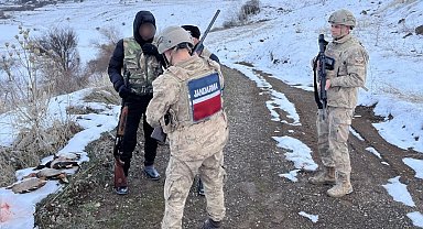 Tunceli'de suça geçit yok: Kaçak avcılara ceza kesilirken terör şüphelisi tutuklandı