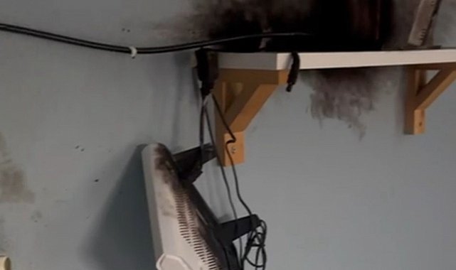 Turgutlu'da bir eve yıldırım düştü