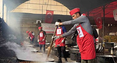 Türk Kızılay, Gazze'de kışlık destek ve sıcak yemek yardımlarını sürdürüyor