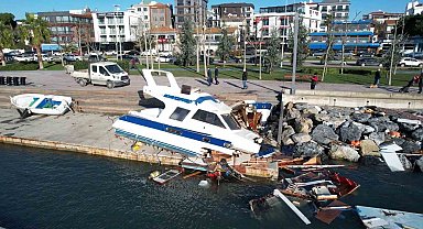 Tuzla'da fırtına sonrası hasar tespit çalışmaları sürüyor