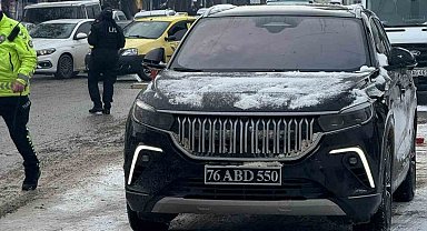 Tuzluca Belediye Başkanı'nın ABD plakalı aracı Iğdır'da tartışmaya neden oldu