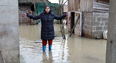 Üç günlük yağmur felakete döndü: Sakarya Karasu'da mahalle su altında kaldı