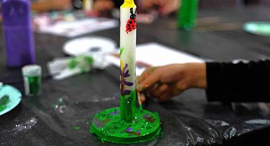 Üç kuşak mum boyama atölyesinde buluştu