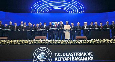 Ulaştırma ve Altyapı Bakanı Uraloğlu: "2002'de 6 bin 101 kilometre olan bölünmüş yol ağımızı bugün 30 bin kilometreye çıkardık"