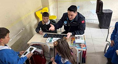 Ülkü Ocakları'ndan Bayındır Kızılkeçili İlkokulu'na eğitim desteği