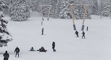 Uludağ'da kar kalınlığı 95 santimetreye ulaştı