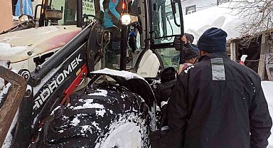 UMKE ekipleri iki hastayı hastaneye ulaştırdı