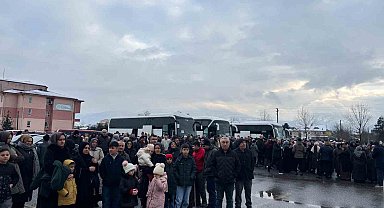 Umre kafilesi dualarla uğurlandı